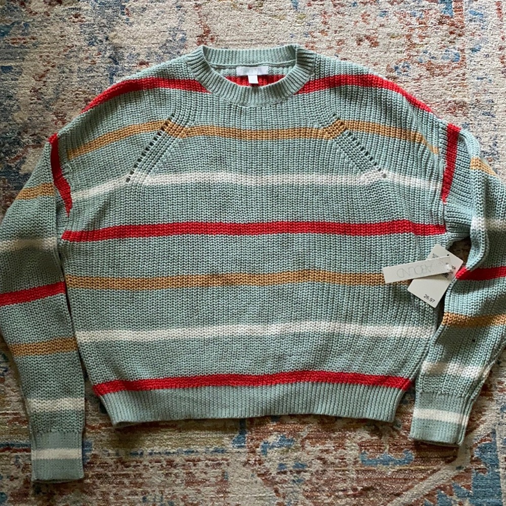 Crop spring sweater